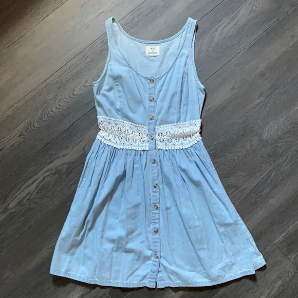 Denim Dress with crochet detailing and pockets!! - Picture 1 of 3